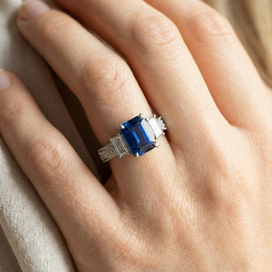 14K Gold Gemstone Emerald Sapphire Ring 3 Carats 3 Stone Style Accents