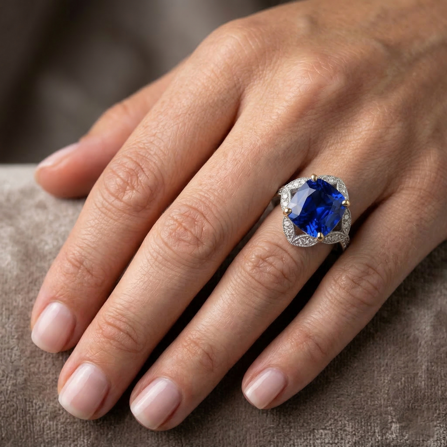 Cushion Sri Lanka Sapphire Natural Earth Mined Diamonds Ring 5.66 Ct. Two Tone Gold