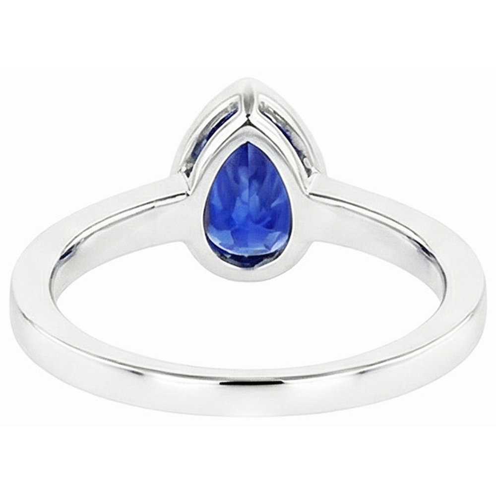 natural round sapphire 3ct watch on white background
