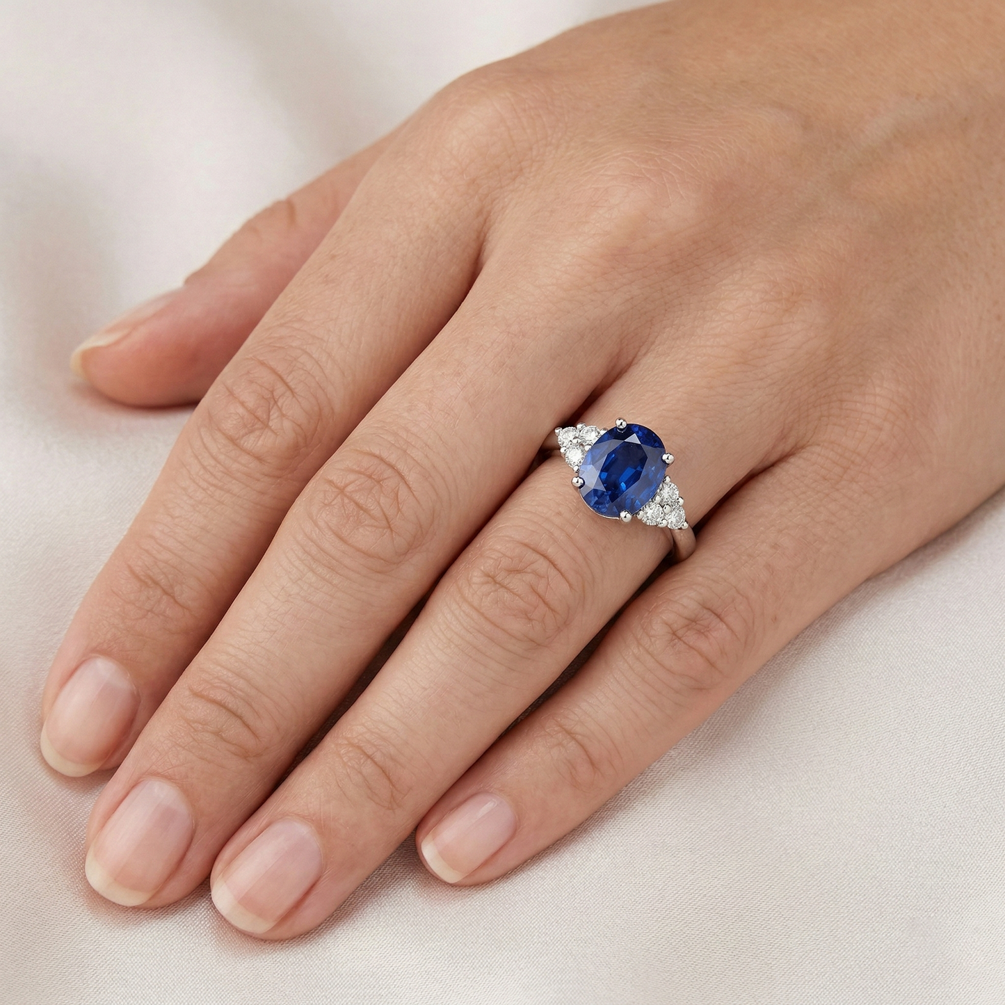 Oval Cut Ceylon Sapphire And Round Natural Earth Mined Diamonds Engagement Ring 3.40 Ct