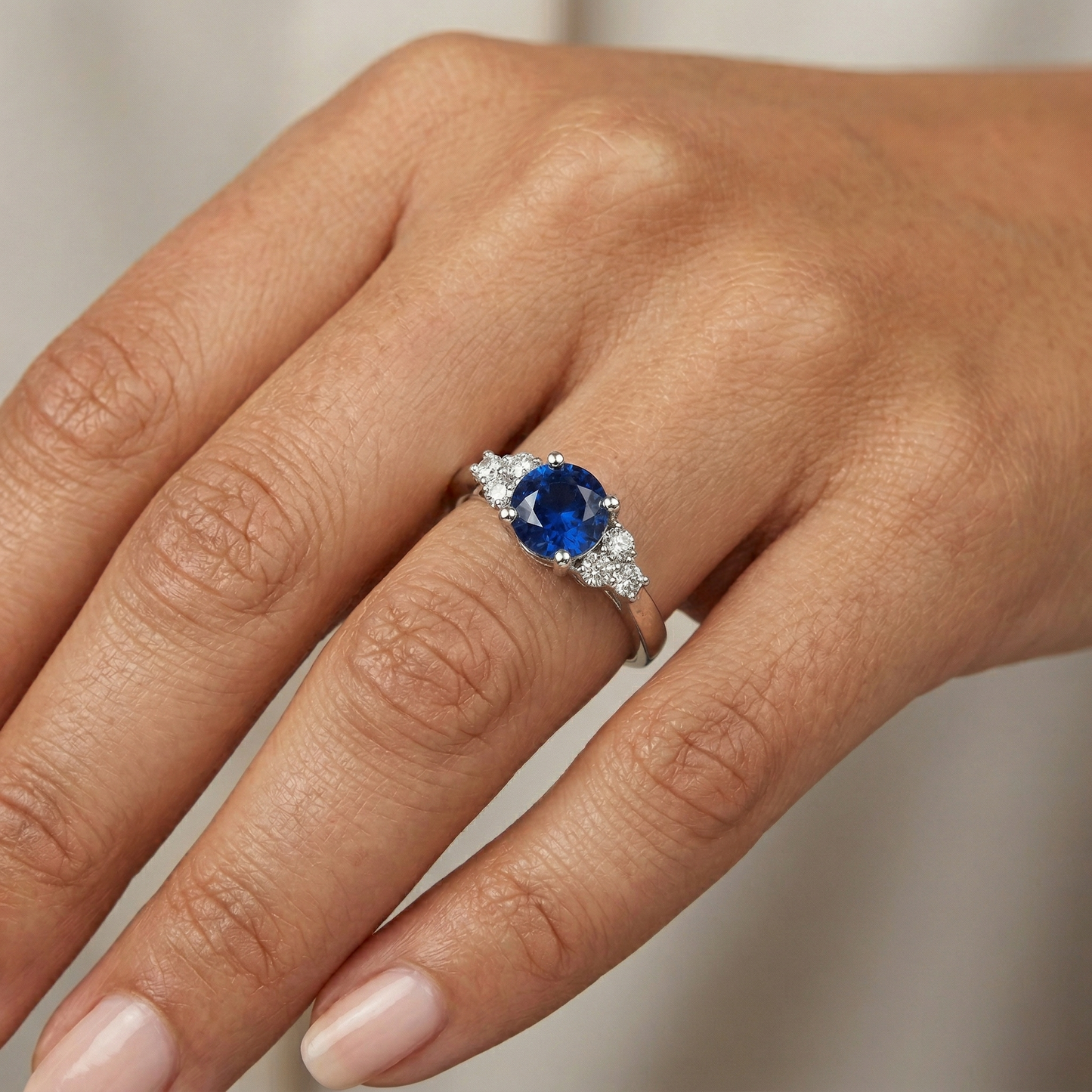 natural round sapphire 1ct ring on white background