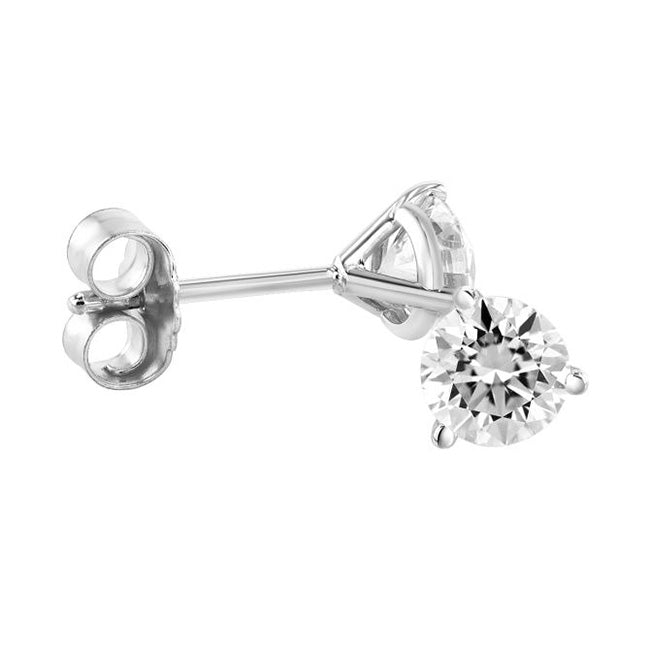 natural round diamond 2.5ct earring close up detail