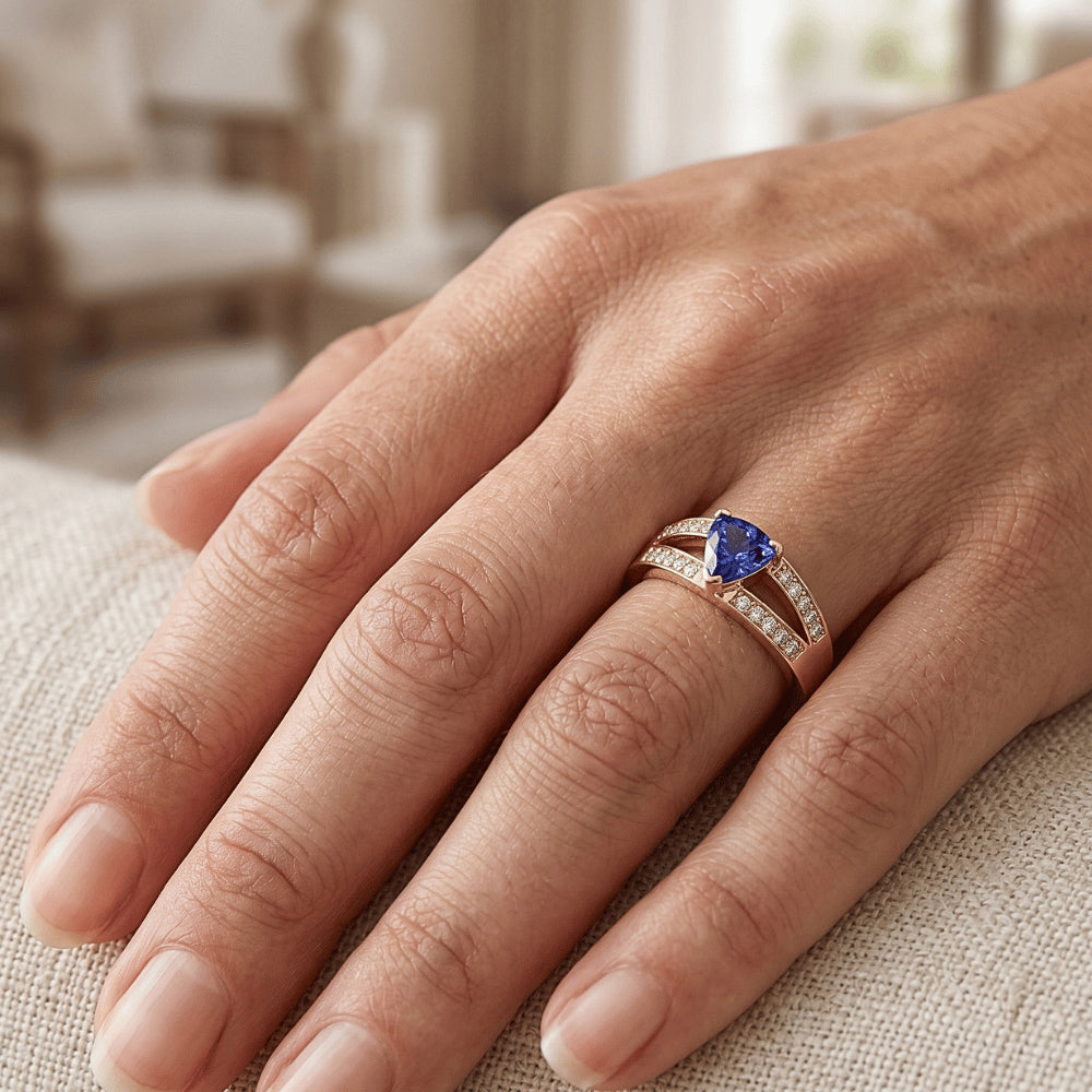 Sparkling Natural Earth Mined Diamond Engagement Ring Split Shank Ceylon Sapphire 1 Carat