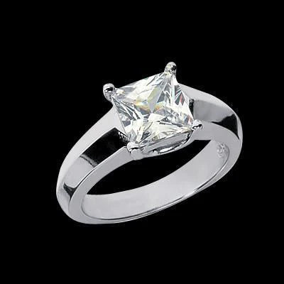 Lady’s High Quality Sparkling Unique Solitaire White Gold Diamond Ring