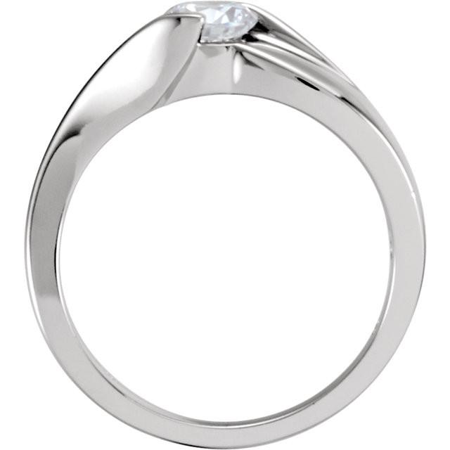 Lady’s Sparkling Unique Solitaire White Gold Diamond Anniversary Ring