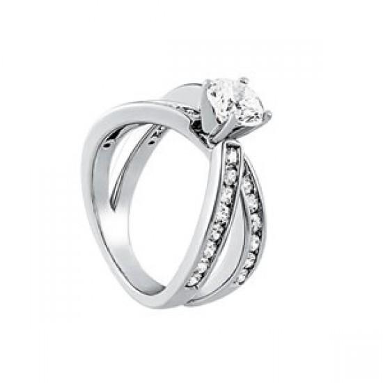 High Quality Twisted Sparkling Solitaire Ring with Accents White Gold Diamond