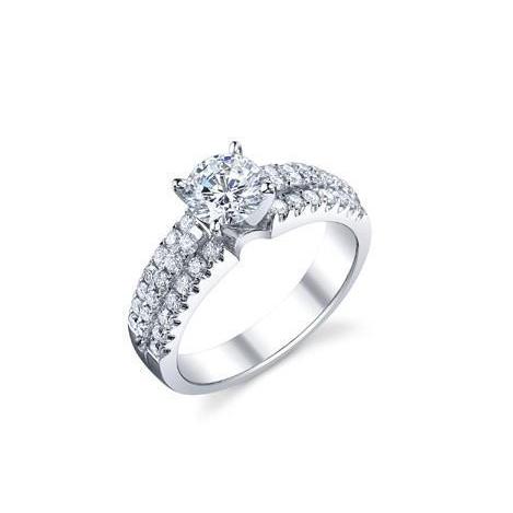 Round Cut Diamonds Royal Engagement White Gold Solitaire Ring with Accents