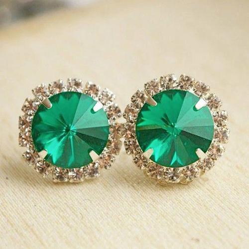 Antique Lady’s Round Shaped Green Emerald Halo Diamond Stud Earring Gemstone Earring