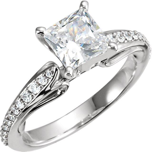 New High Quality Wedding Solitaire Ring with Accents White Gold Diamond