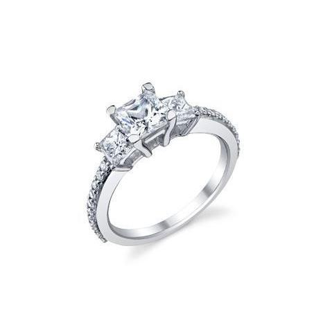 Round Cut Diamonds Royal Engagement White Gold Solitaire Ring with Accents
