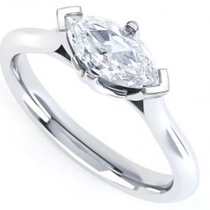 Oval Shape Fancy Lady’s Style White Elegant Gold Diamond Solitaire Ring