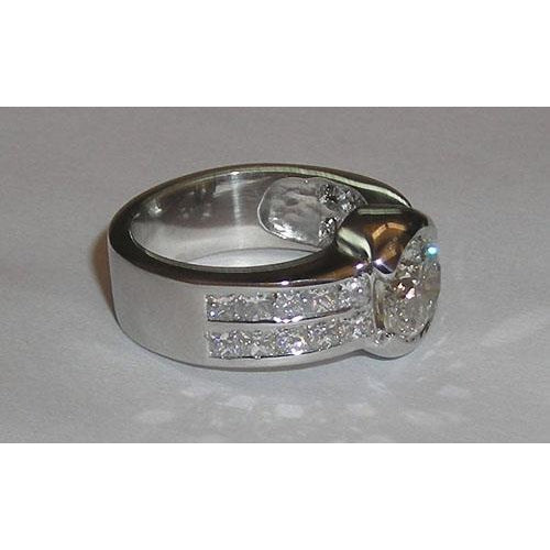 Antique Lady’s Style White Elegant Gold Diamond Solitaire Ring with Accents
