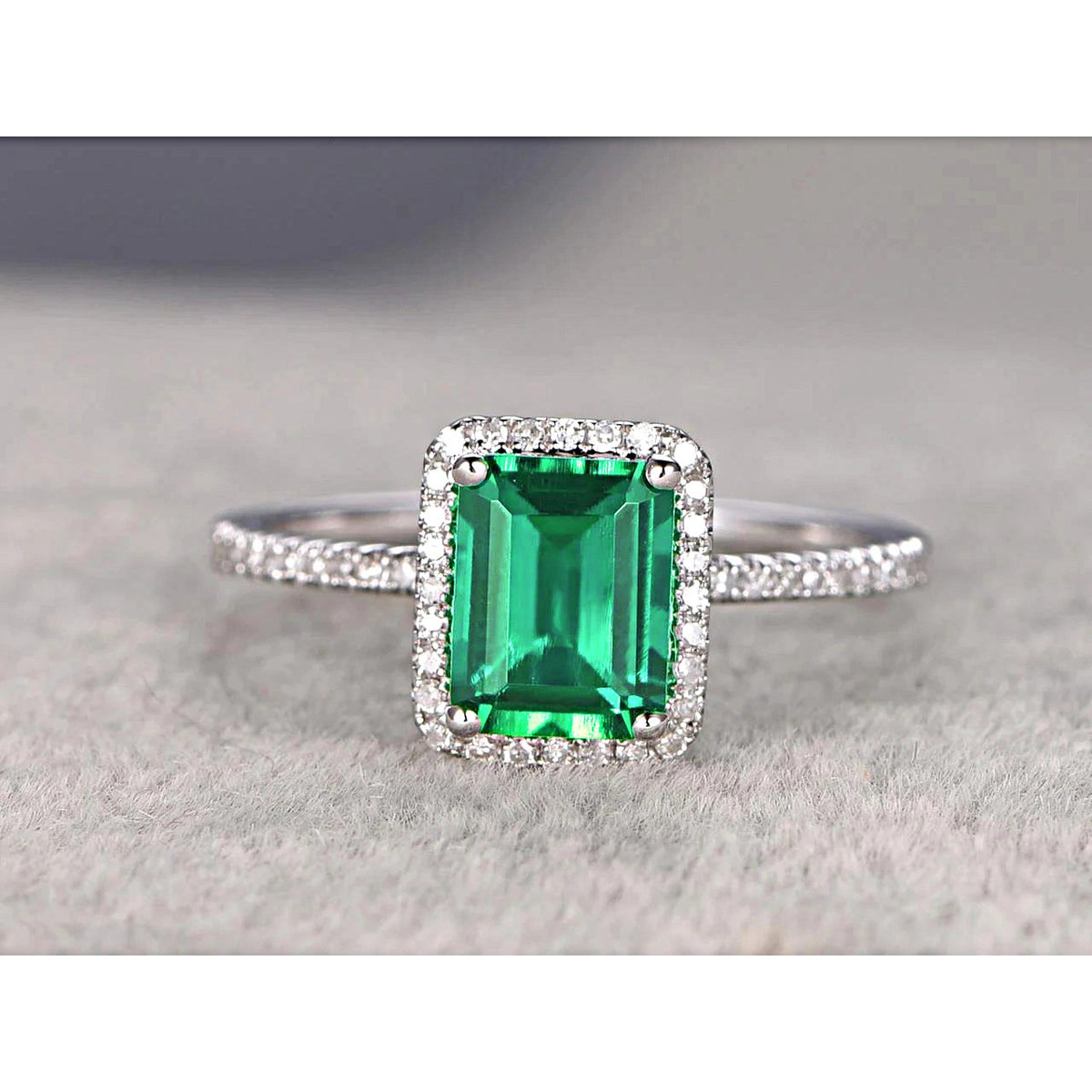 High Quality Emerald Cut Green Emerald With Round Diamond Wedding Gemstone Ring