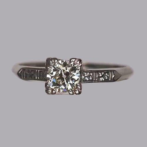 Vintage Style Woman's White Gold Weeding Anniversary Solitaire Diamond Ring