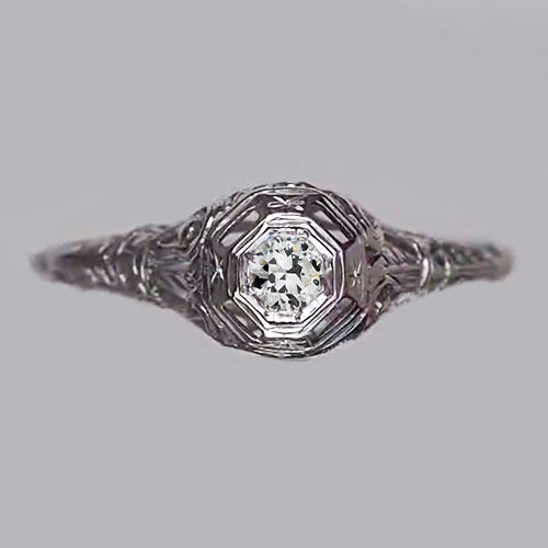 Woman's White Gold Weeding Anniversary Solitaire Diamond Ring