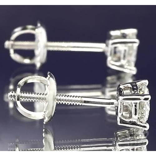 natural round diamond 2ct earring close up detail