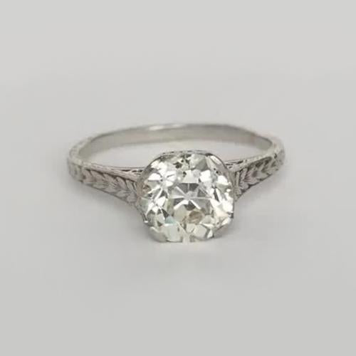 Vintage Style Fancy Lady’s Sparkling Vintage Style White Gold Diamond Solitaire Ring