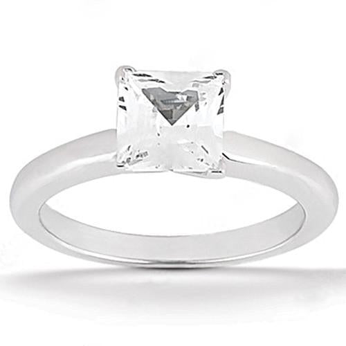 Sparkling Unique Lady’s Solitaire White Gold Diamond Ring