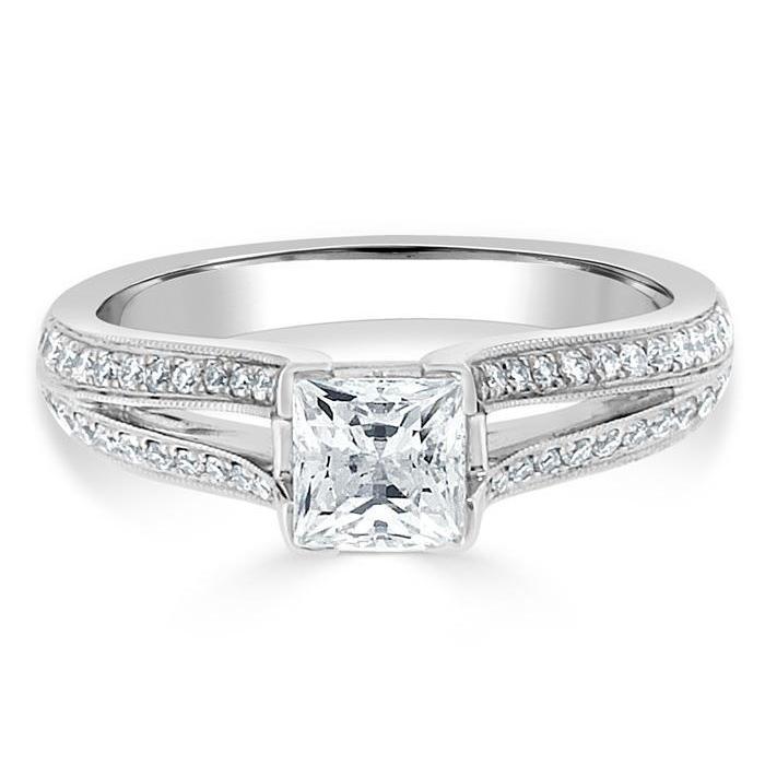 New Elegant Princess Cut Vintage Style White Gold Diamond Solitaire Ring with Accents
