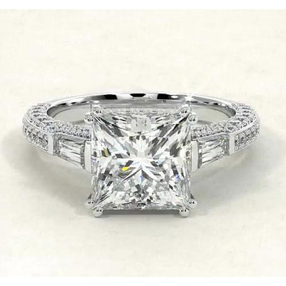 New Style Diamond Engagement Platinum Round Diamonds Solitaire Ring with Accents