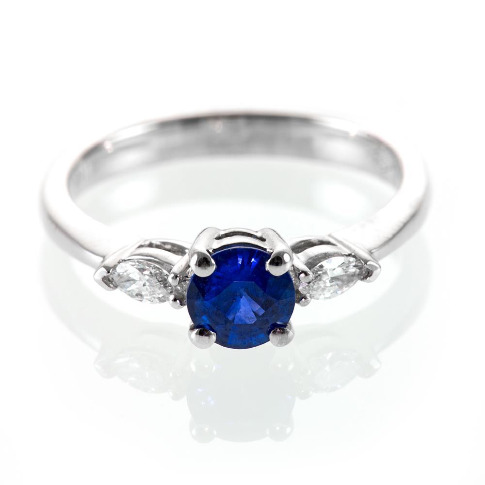 Elegant Woman's Round And Marquise Ceylon Blue Sapphire Diamonds Ring White Gold Gemstone Ring