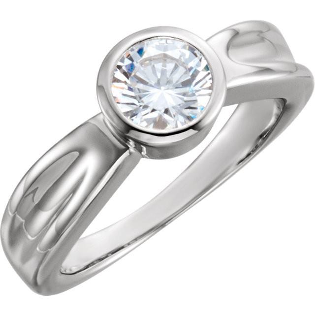 Lady’s Sparkling Unique Solitaire White Gold Diamond Anniversary Ring
