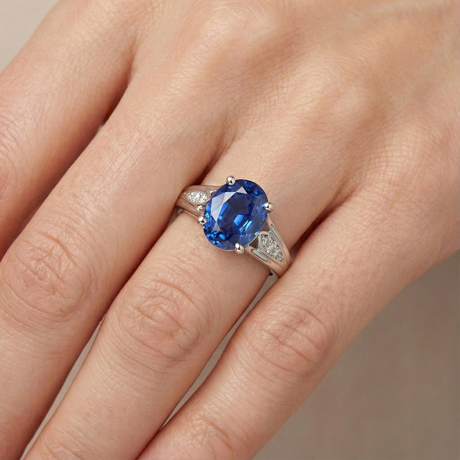 1.50 Carats Blue Oval Sapphire And Round Natural Earth Mined Diamond Gold Ring 14K