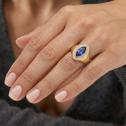 14 Karat Yellow Gold VVS Clarity Blue Sapphire Precious Stone