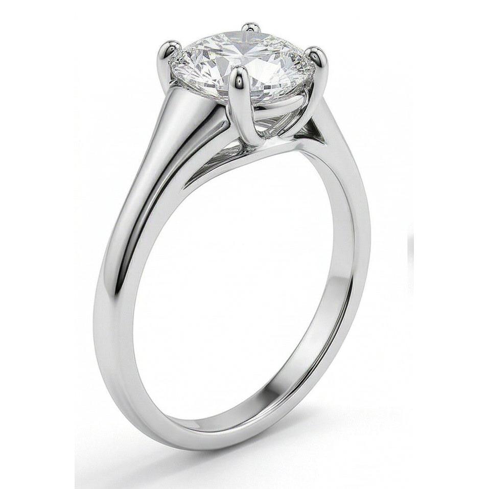 natural round diamond 2.25ct ring close up detail