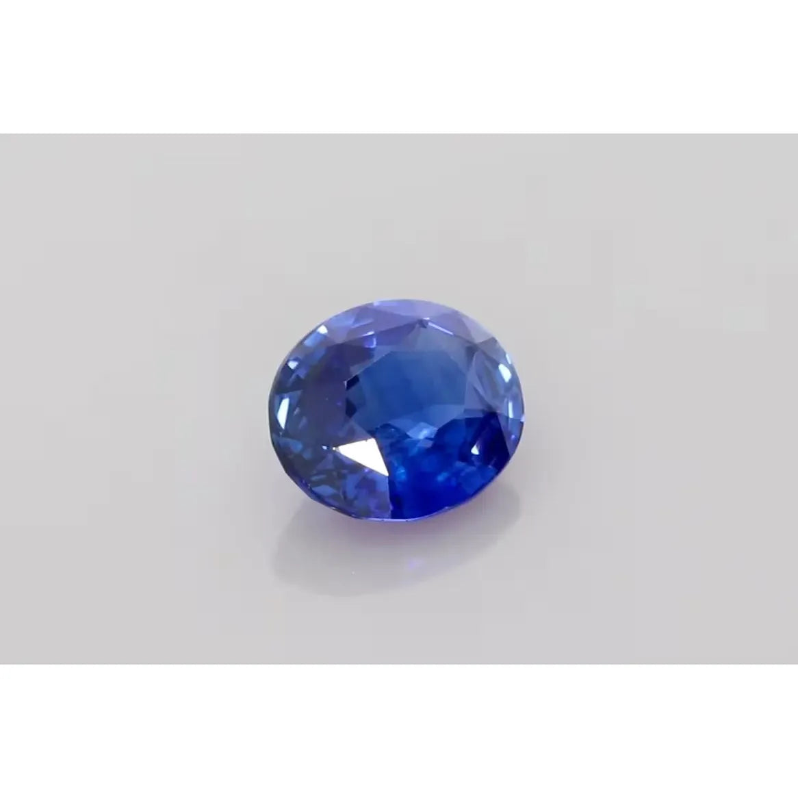natural oval sapphire 2.68ct loose_gem front view