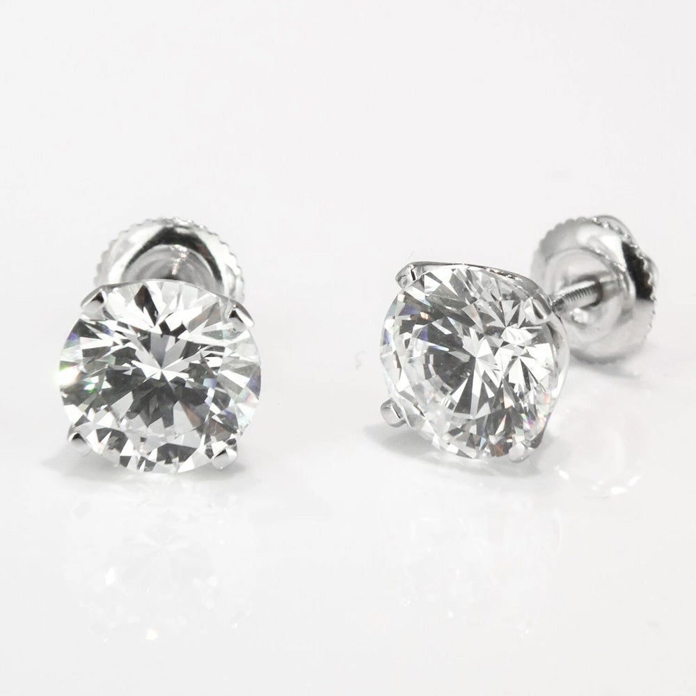 natural round diamond 2ct earring close up detail