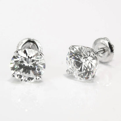 natural round diamond 2ct earring close up detail