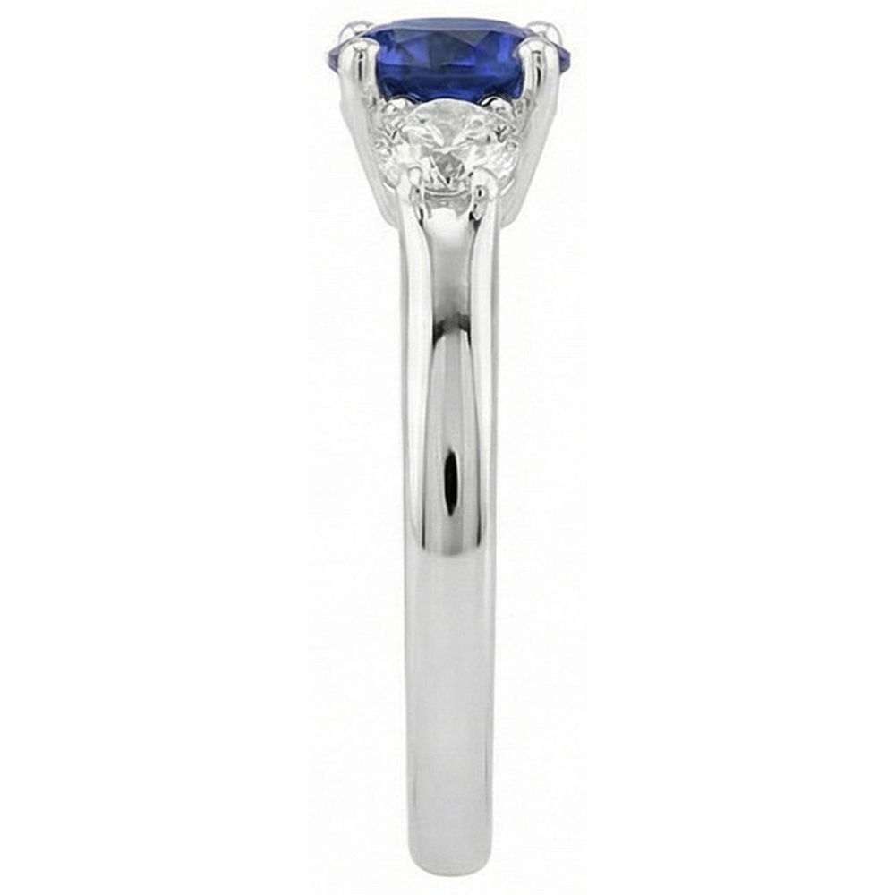 natural round sapphire 1.75ct ring top view