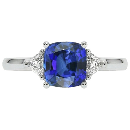 natural cushion sapphire 2.75ct ring close up detail
