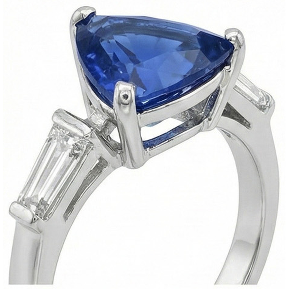 natural trillion sapphire 4.50ct ring close up detail
