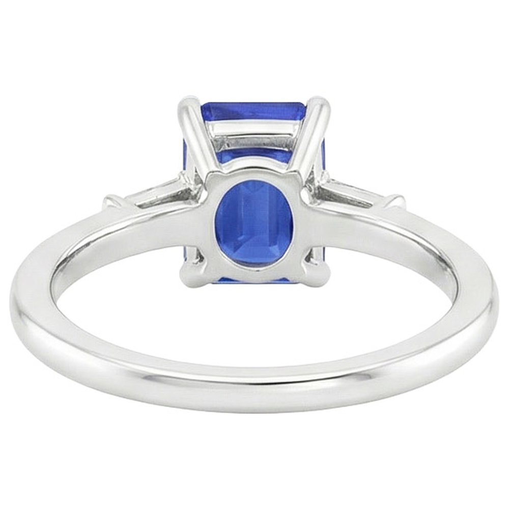 natural emerald sapphire 3.50ct ring on white background