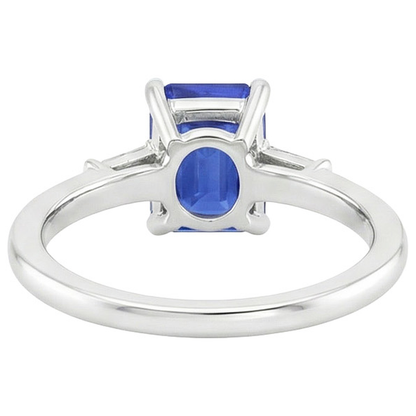 natural emerald sapphire 3.50ct ring on white background
