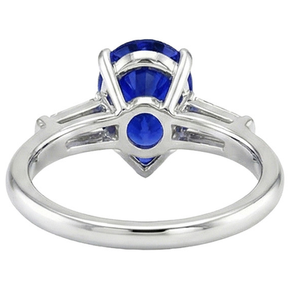 natural pear sapphire 4.50ct ring on white background