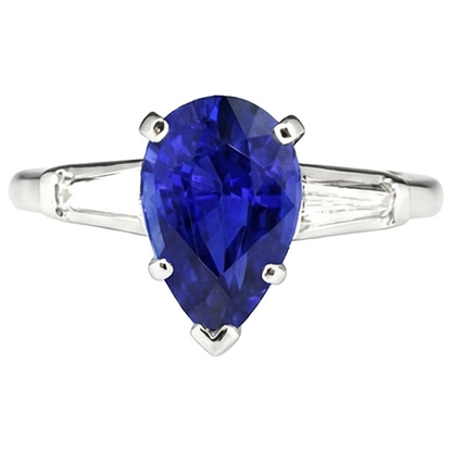 natural pear sapphire 4.50ct ring close up detail