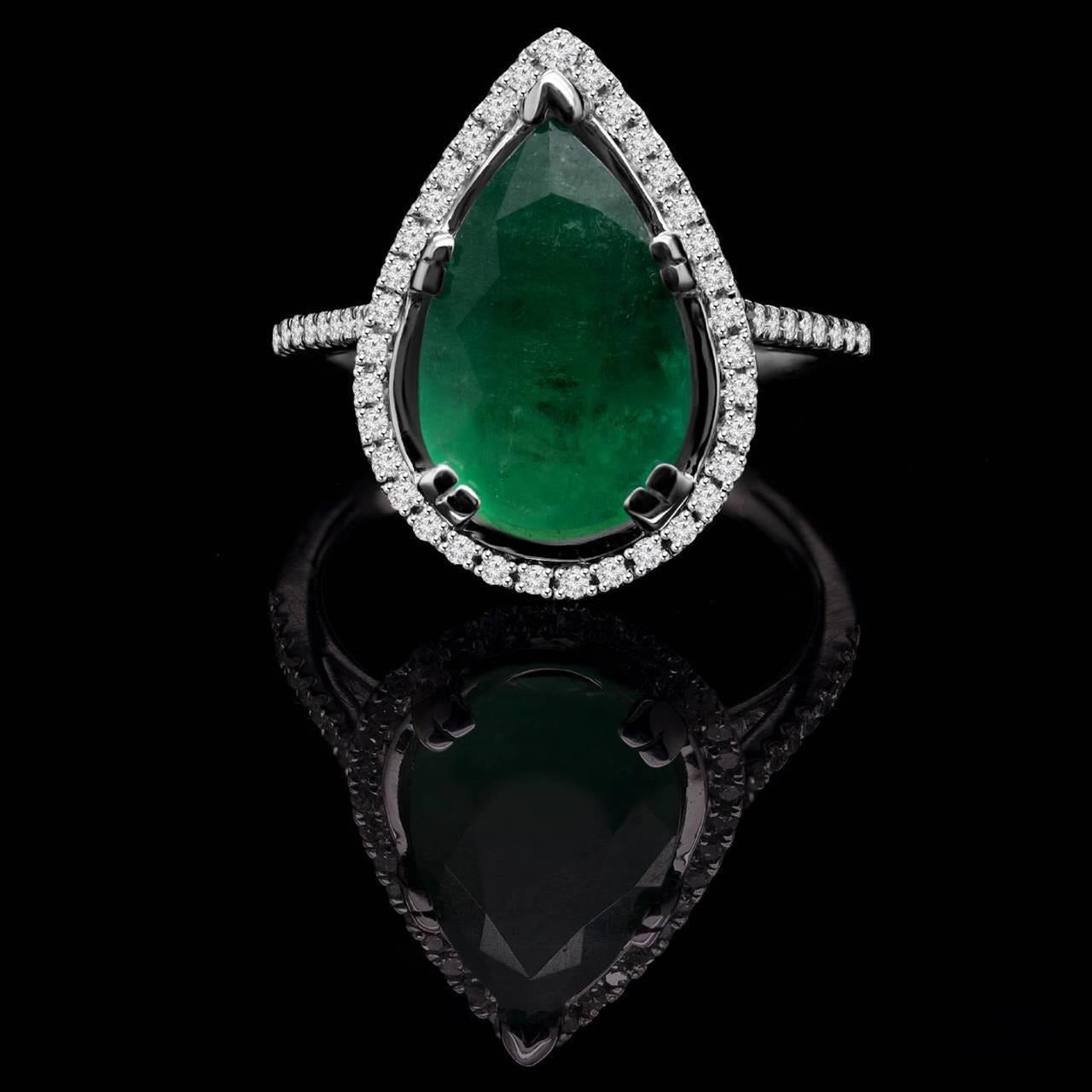4.50 Ct Green Emerald Gemstone And Diamond Engagement Ring 