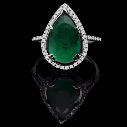4.50 Ct Green Emerald Gemstone And Diamond Engagement Ring 