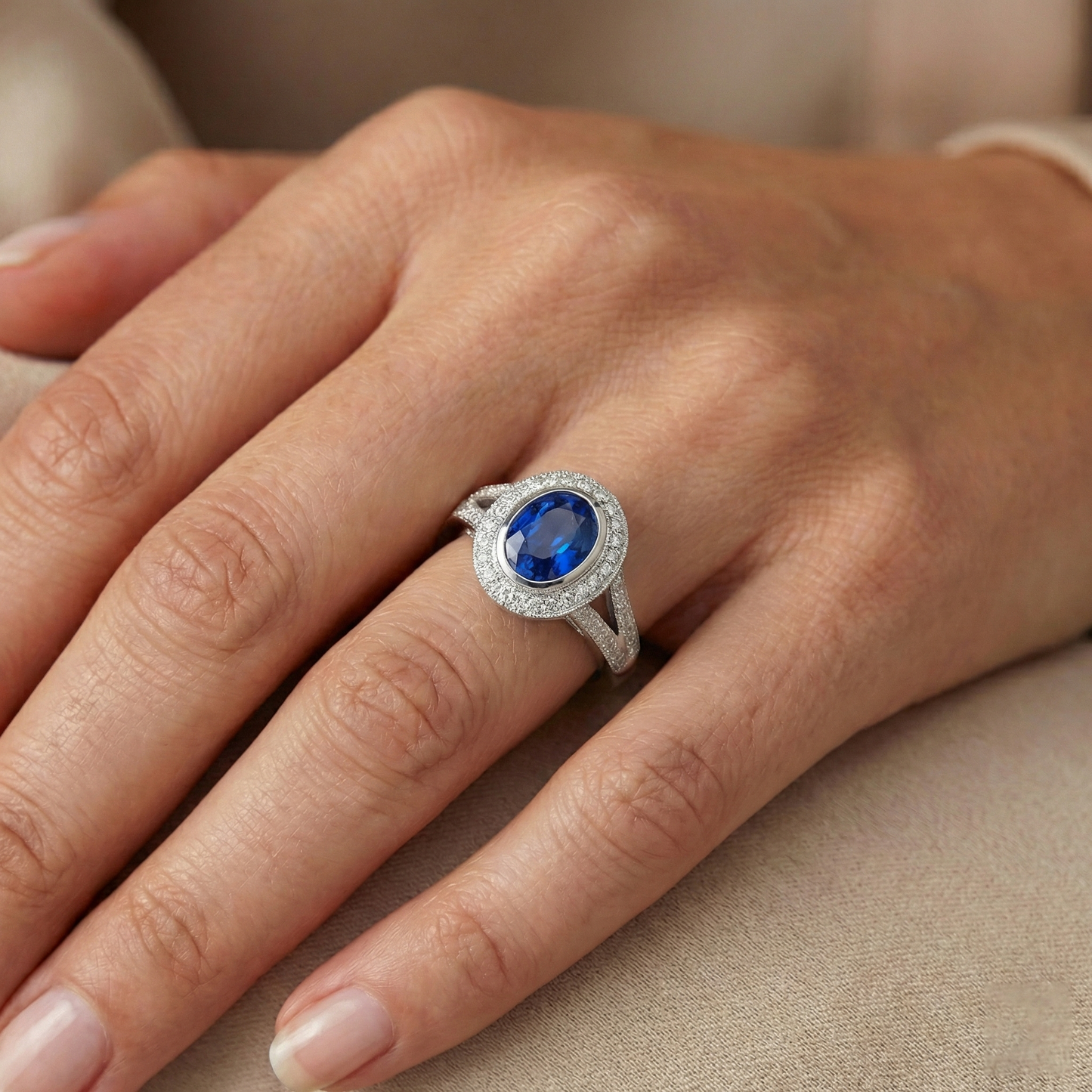 4.60 Carats Sri Lanka Blue Sapphire & Natural Earth Mined Diamonds Wedding Ring
