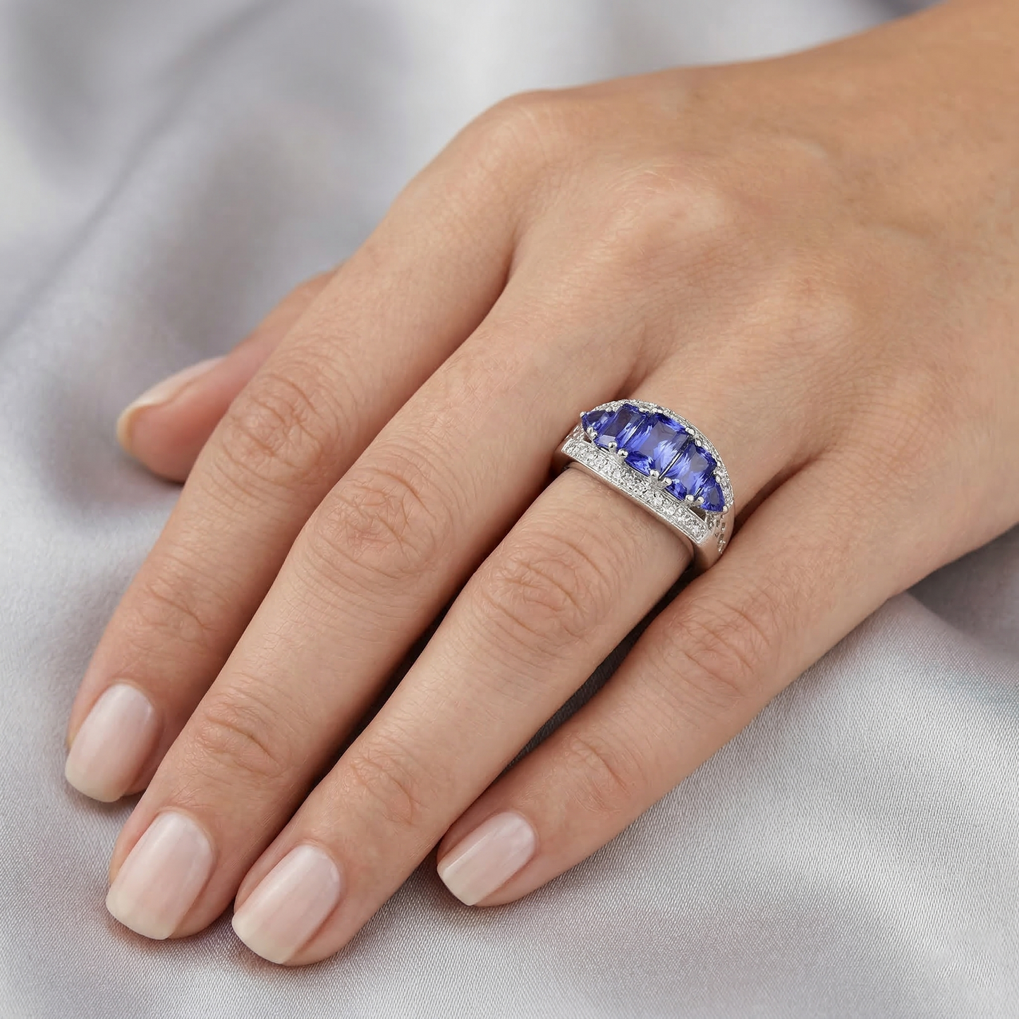 5.51 Carat Sri Lankan Sapphire Natural Earth Mined Diamonds Beautiful Ring White Gold 14K