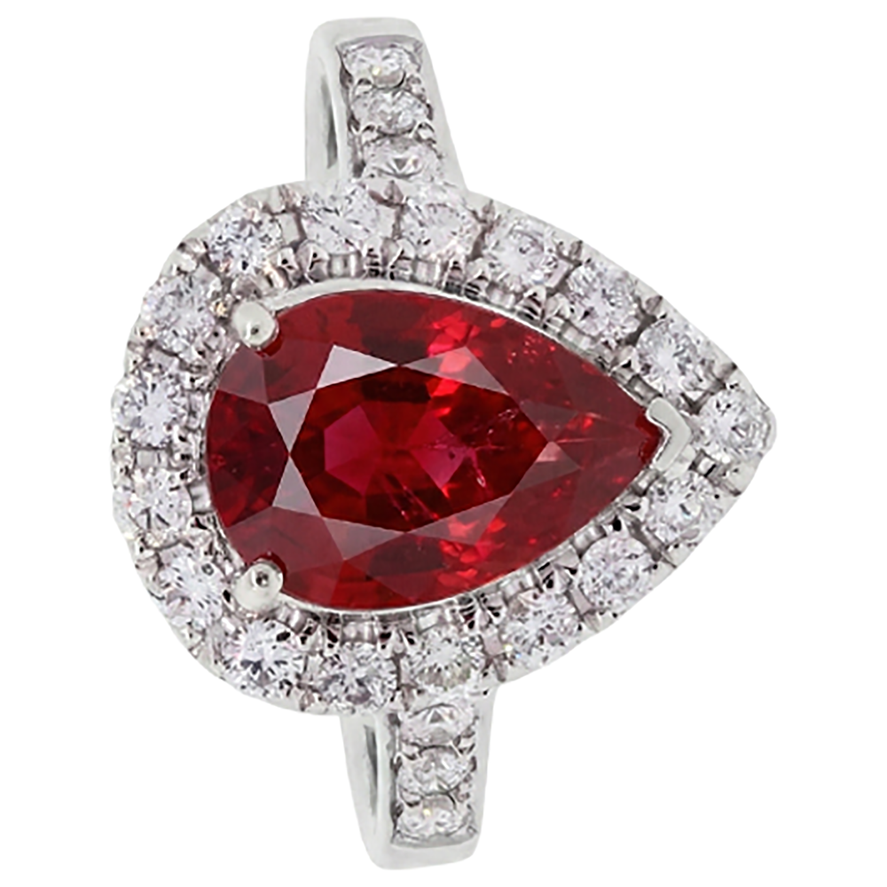 lab grown round ruby 9.50ct ring close up detail