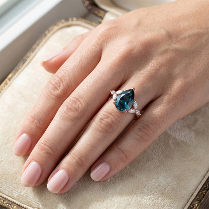 Alexandrite 3-Stone Ring – VVS 4 ct 14K Rose Gold