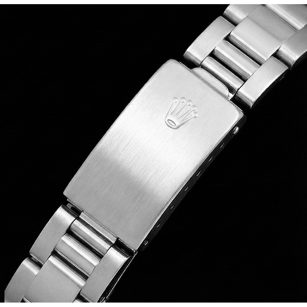 natural round diamond watch profile view