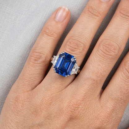 Celebrity IGI CERTIFIED Diamond Sapphire Engagement Ring