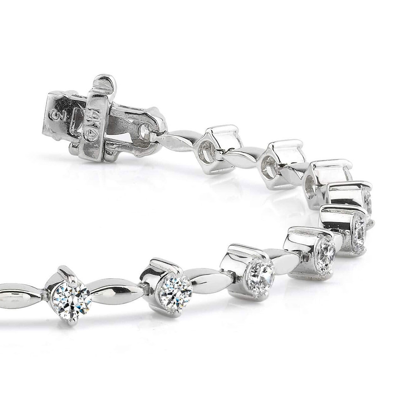 Classic 4 Carats Round Cut Lab Grown Diamonds Link Bracelet White Gold 10K