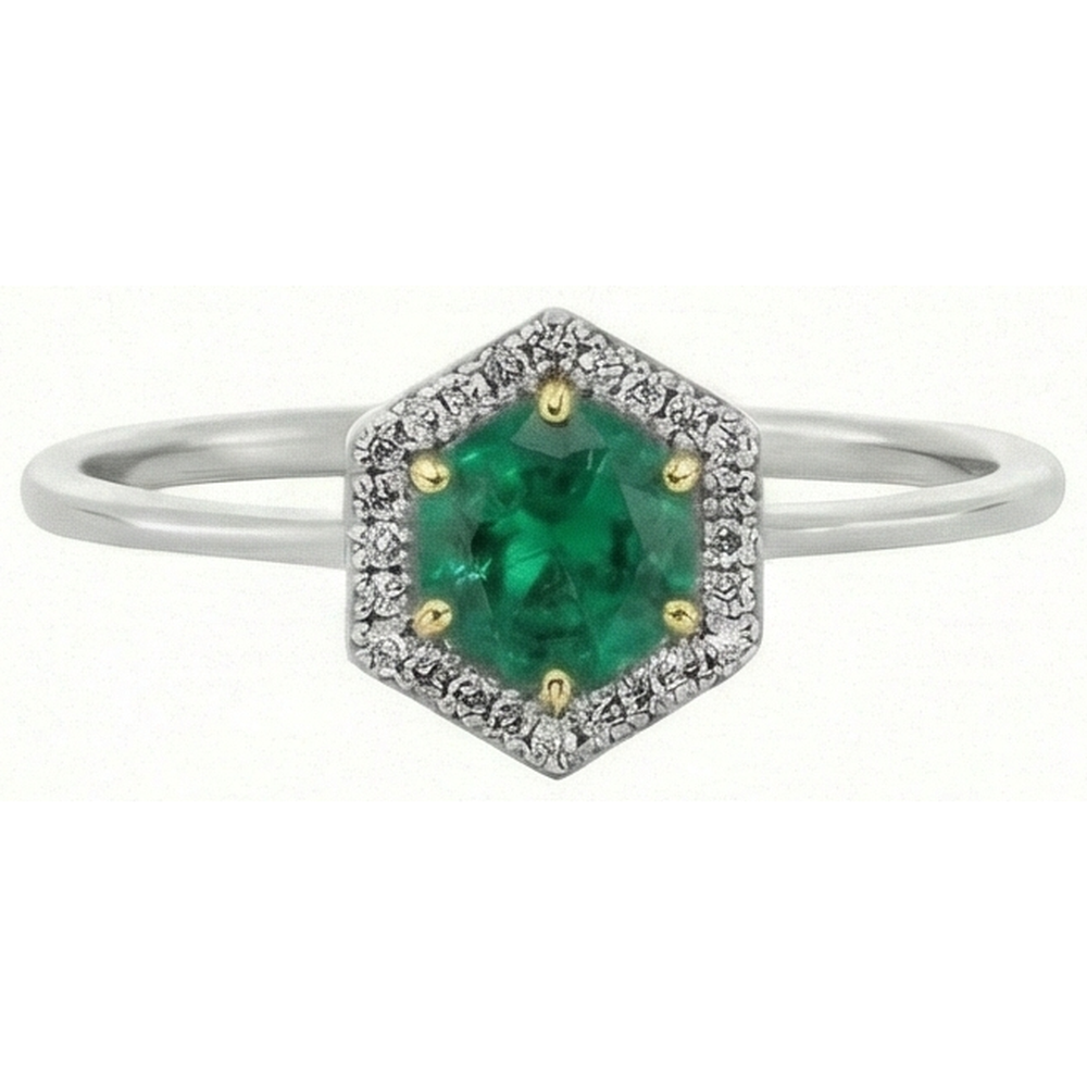 natural round emerald 2ct ring close up detail