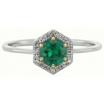 natural round emerald 2ct ring close up detail